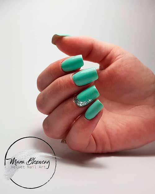 Cute mint green square nails 2020 with silver glitter on accent nail design, summer nails mint green