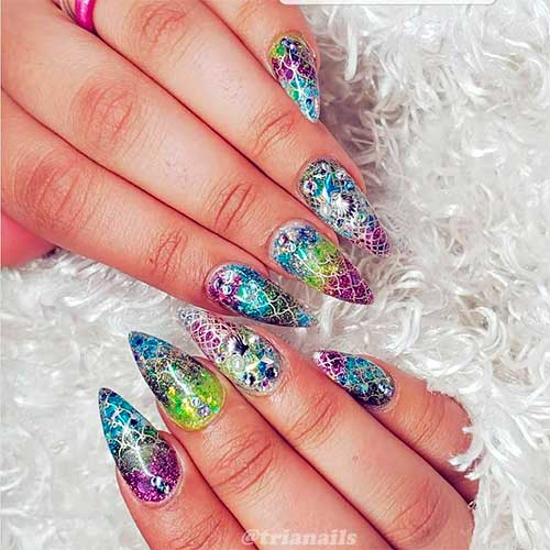 Gorgeous glitter mermaid almond nails design!