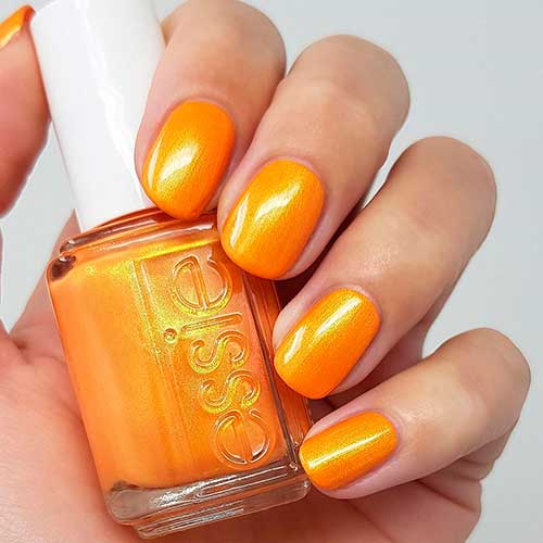 Short orange fall nails 2020 with Essie don't be spotted nail polish! Short orange fall nails 2020 with Essie don't be spotted nail polish!