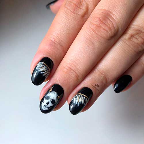 Short Black Nails with Skull Halloween Painting Short Black Nails with Skull Halloween Painting