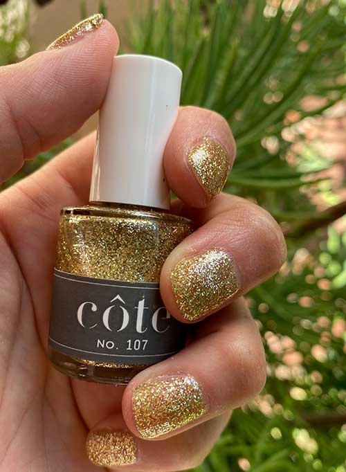 Fine-flake gold glitter fall manicure No. 107 by Côte for fall 2020