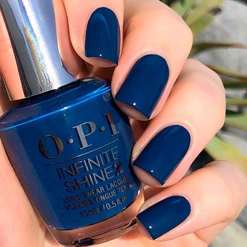 Lovely pretty nails with Duomo Days, Isola Nights blue shade from OPI infinite shine Muse of Milan Fall Manicure 2020