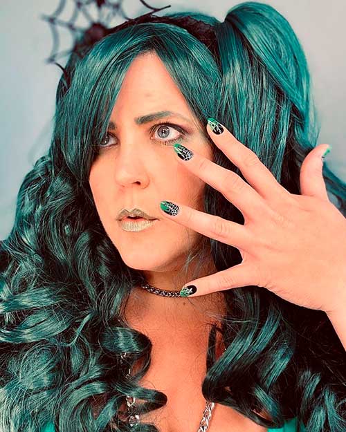 Sinful Colors green black ombre Halloween themed press on nails set for Halloween 2020! Sinful Colors green black ombre Halloween themed press on nails set for Halloween 2020!