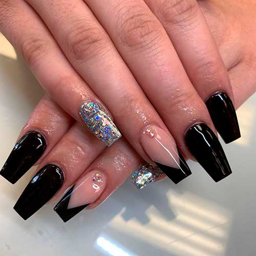Coffin shaped winter black acrylic nails 2020 with skin-toned touch design! Coffin shaped winter black acrylic nails 2020 with skin-toned touch design!