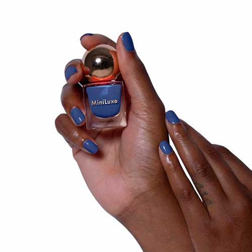 Cute marine blue nails with Create Change nail polish from MiniLuxe Take the Lead nail polish set for fall 2020!