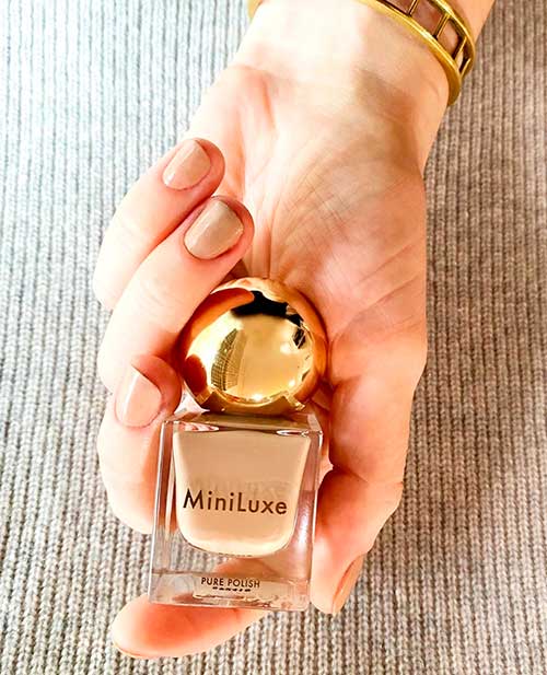 Cute nude nails with Hold Space nail polish from MiniLuxe Take the Lead nail polish set for fall 2020!