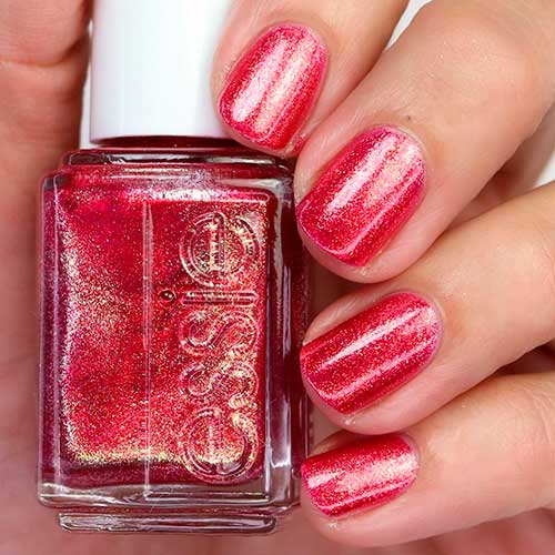 Cute short red shimmer nails done with Essie In A Gingersnap for winter 2020!