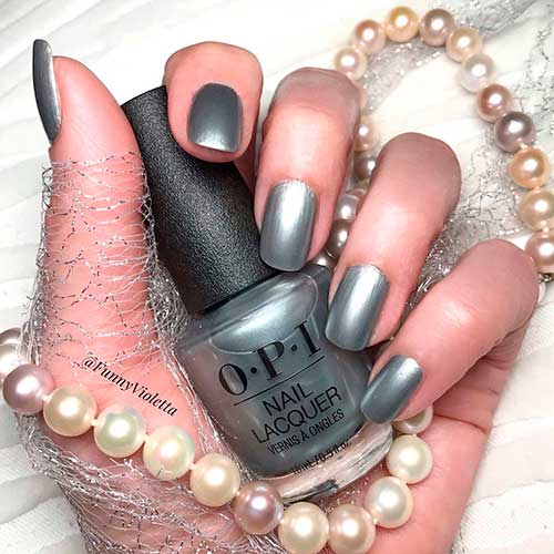 Gorgeous OPI pearl nails set which, uses Two Pearls in a Pod nail lacquer from OPI Neo-Pearl Nail Lacquer Collection!
