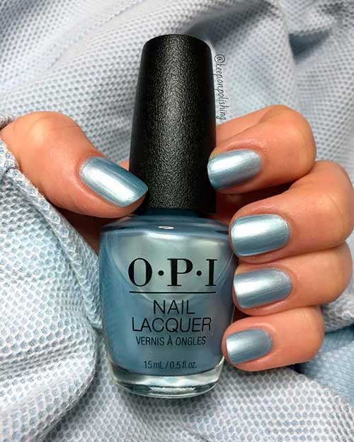 Trendy OPI pearl nails set which, uses Did You See Those Mussels? nail lacquer from OPI Neo-Pearl Nail Lacquer Collection!
