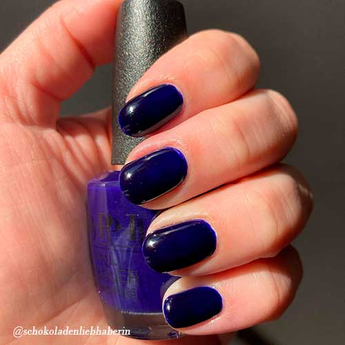 Blue spring nails 2021 with the OPI blue nail polish Award for Best Nails goes to!