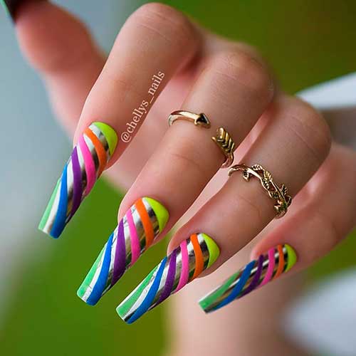 Silver Chrome Summer Nails with Rainbow Nail Art Silver Chrome Summer Nails with Rainbow Nail Art