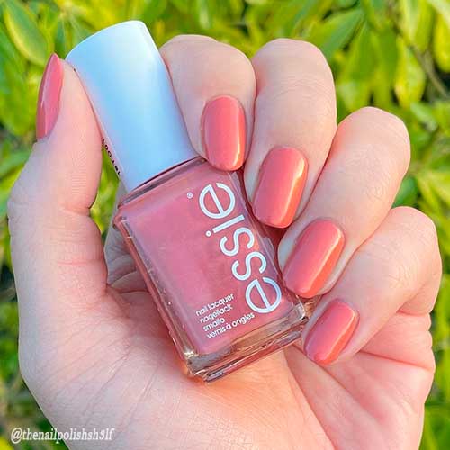 Essie nail polish Retreat Yourself
