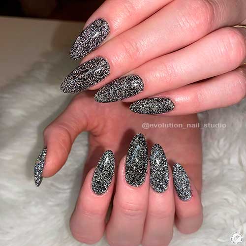 Black and Silver Glittery Sculpted Gel New Year Nails 2022