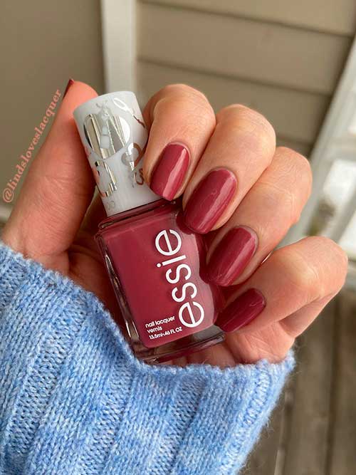 Short blush pink nails use Essie Nail Polish Lips Are Sealed for valentine’s day 2022 Short blush pink nails use Essie Nail Polish Lips Are Sealed for valentine’s day 2022