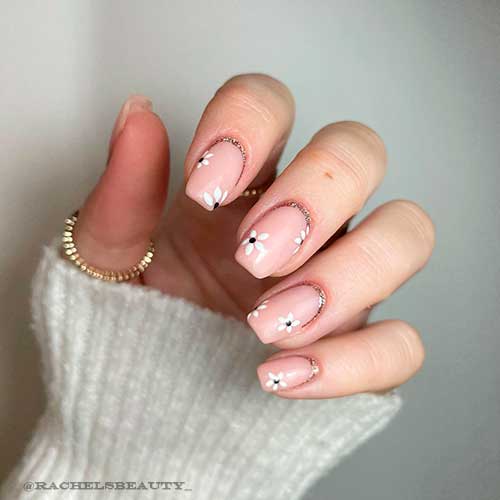 Medium Square Sparkle Cuffs and Daisies Spring Nails Design with Glitter Medium Square Sparkle Cuffs and Daisies Spring Nails Design with Glitter