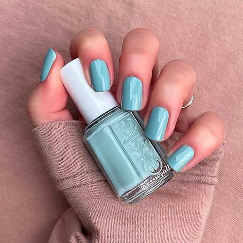 Essie Nail Polish Flight of Fantasy Short pastel blue nails that uses Essie Nail Polish Flight of Fantasy for spring season