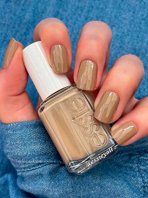 Essie hike it up - Mid-tone, neutral tan nail polish with yellow undertones - Short nude nails