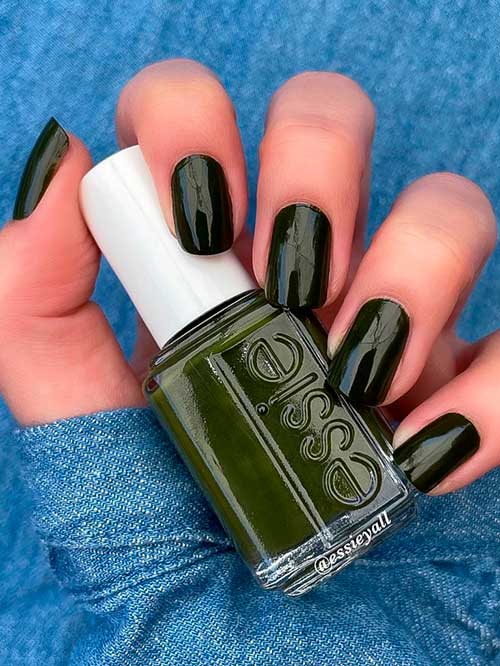 Essie force of nature Essie force of nature - Deep forest green nail polish with yellow undertones - Dark green nails