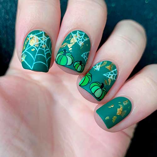 Short Green Simple Halloween Nails 2022