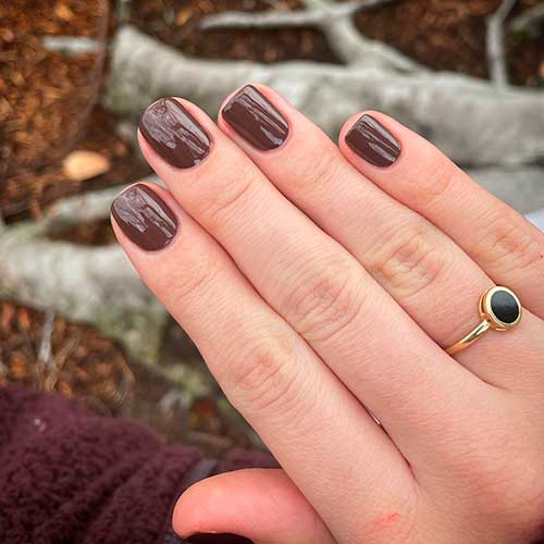 Short deep coffee brown nails using Essie nail polish no to-do from the unguilty pleasures collection