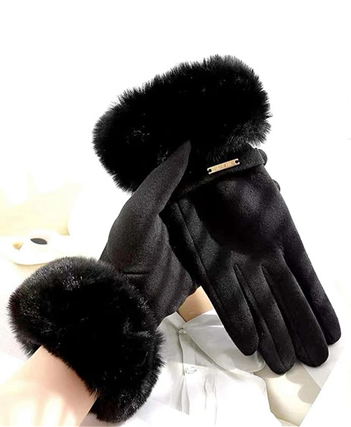 Protect your nails from the harsh winter elements by wearing gloves whenever you step outside Protect your nails from the harsh winter elements by wearing gloves whenever you step outside